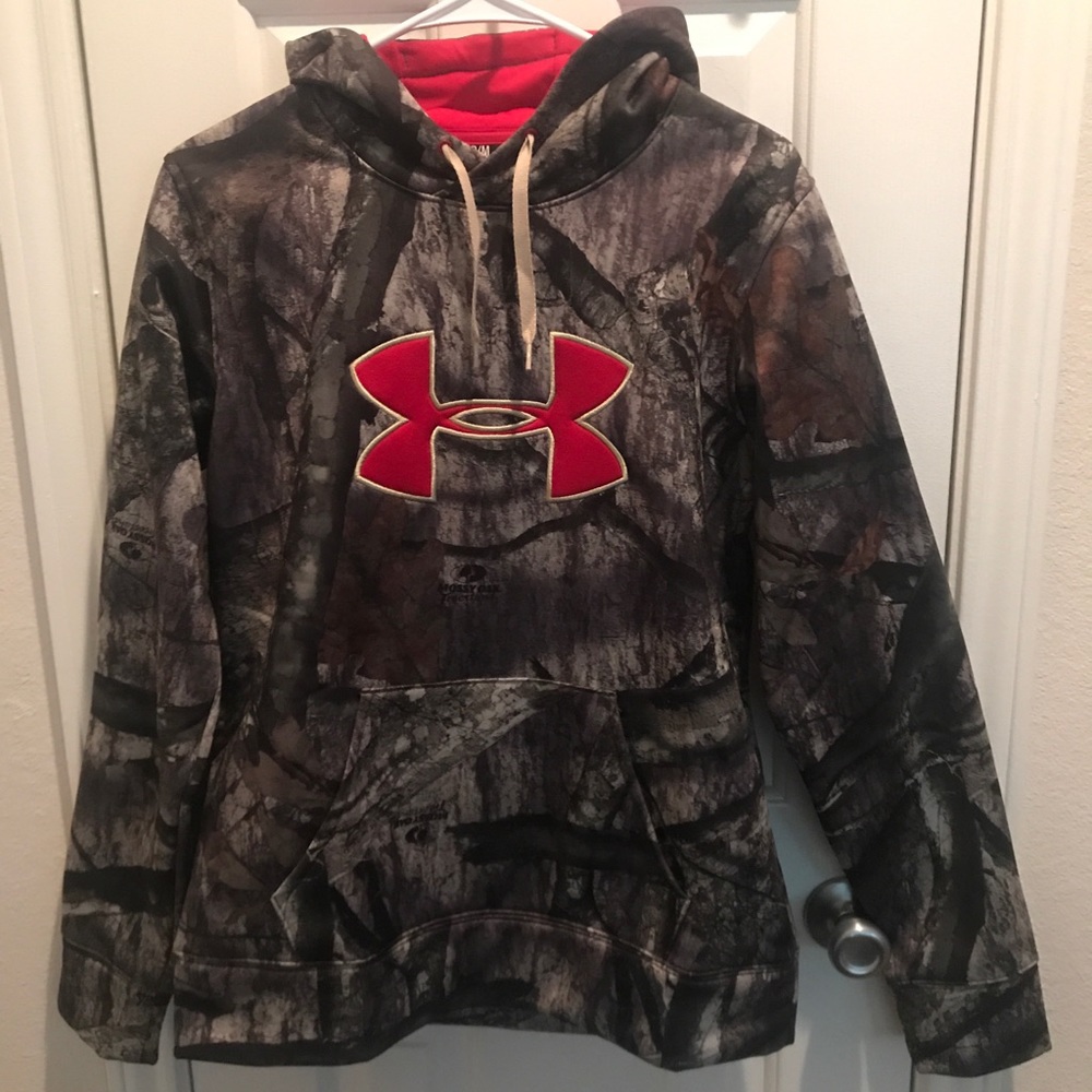 NWT Under Armour Women’s Camo Hoodie